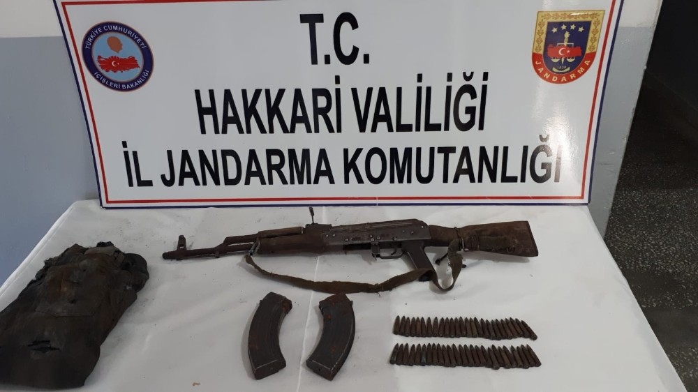 Şemdinli’de silah ve mühimmat ele geçirildi 