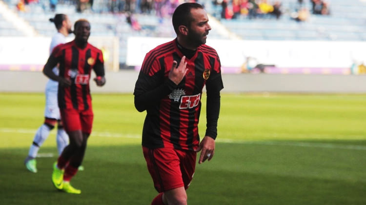 Semih açtı ağzını yumdu gözünü!