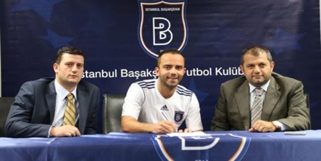 Semih Şentürk resmen Başakşehir'de