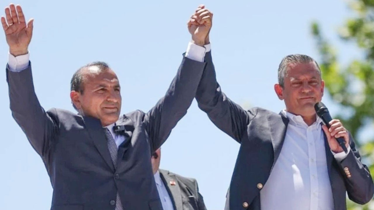 Sen misin Veli Ağbaba’yı eleştiren! CHP’li başkana anında ihraç