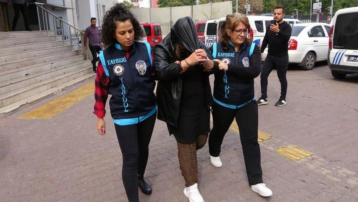 Sen nasıl bir manyaksın be kadın! Yaptığı şey “Yok artık” dedirtti