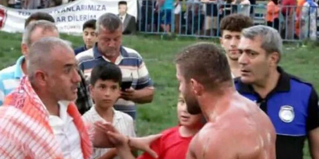 Sen ne yaptın böyle Başpehlivan İsmail Balaban! Şok etti: Birbirlerine girdiler...