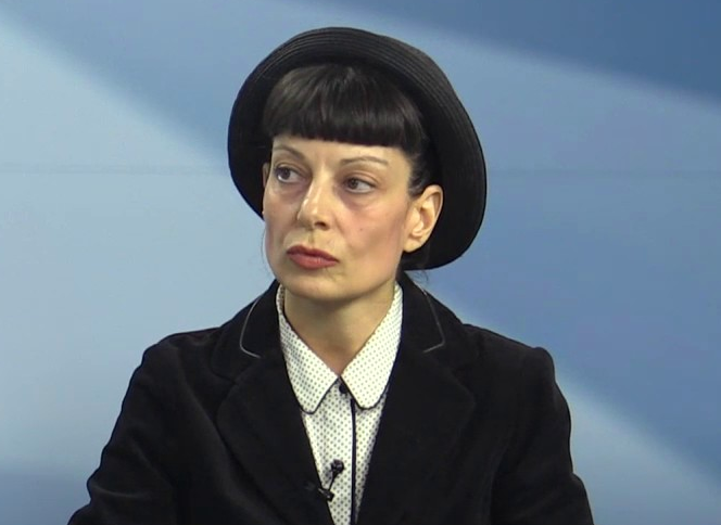 Sen ne yüzsüz bir kadınsın! Yaptığı şey, tek kelimeyle iğrenç