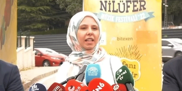 Sen önce bir başörtünü çıkart öyle konuşalım! CHP'nin vitrine çıkarttığı kadına bak...