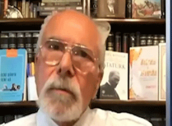 Sende hiç utanma yok mu be ihtiyar! Böyle çarpıtma görülmedi