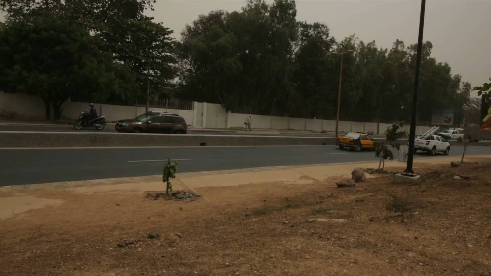 Senegal, kum fırtınası ve toz bulutunun etkisi altında 