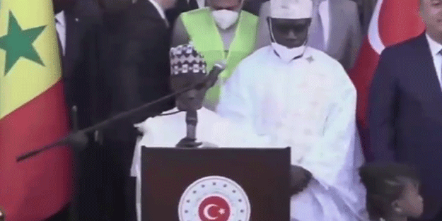 Senegalli çocuktan duygulandıran Kur'an-ı Kerim tilaveti