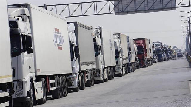 Şener: Birileri Türkiye'yi aşağı çekmeye çalışıyor