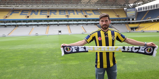 Şener Özbayraklı kadro dışı kaldı