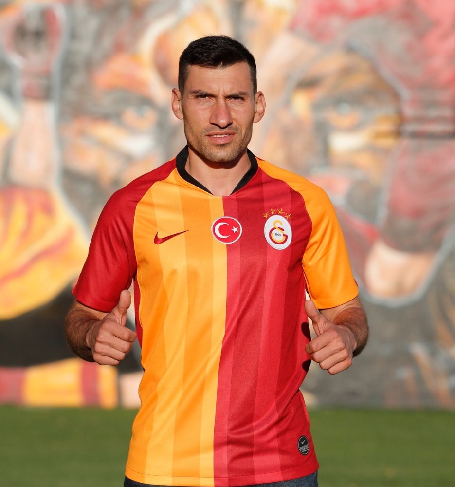 Şener Özbayraklı: 
