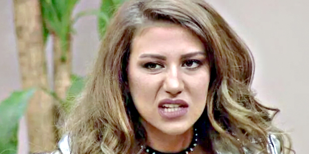 Senin gibi bir edepsize de bu yakışır zaten! Yazıklar olsun...