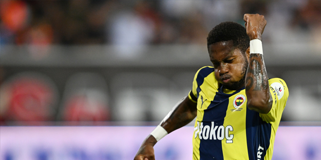 Senin gibi bir virtüöze hiç yakışmadı hiç! Maç sonu yaptığı hareket taraftarlarda infial oluşturdu...