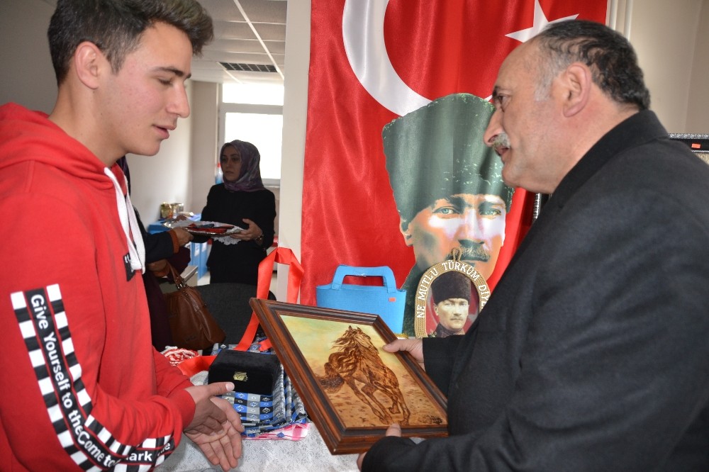 Şenkaya’da eğitime destek kermesi düzenlendi 