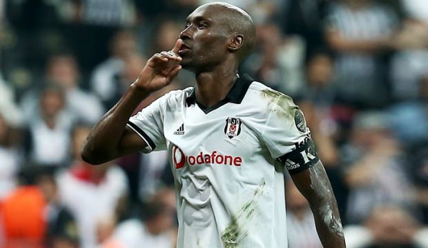 Şenol Güneş, formayı Atiba Hutchinson'a verdi!