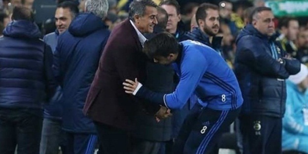 Şenol Güneş'in elini öptü