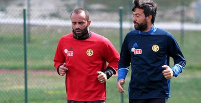 Şentürk imzayı attı kampa katıldı