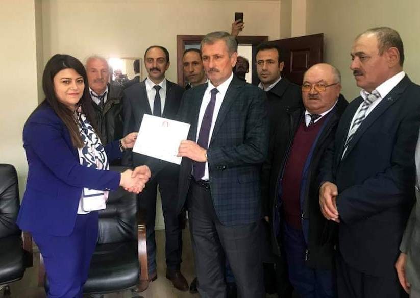 Şentürk ve Birgül mazbatalarını aldı 