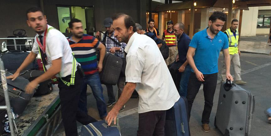 Serbest bırakılan 16 Türk işçi Türkiye'ye geldi