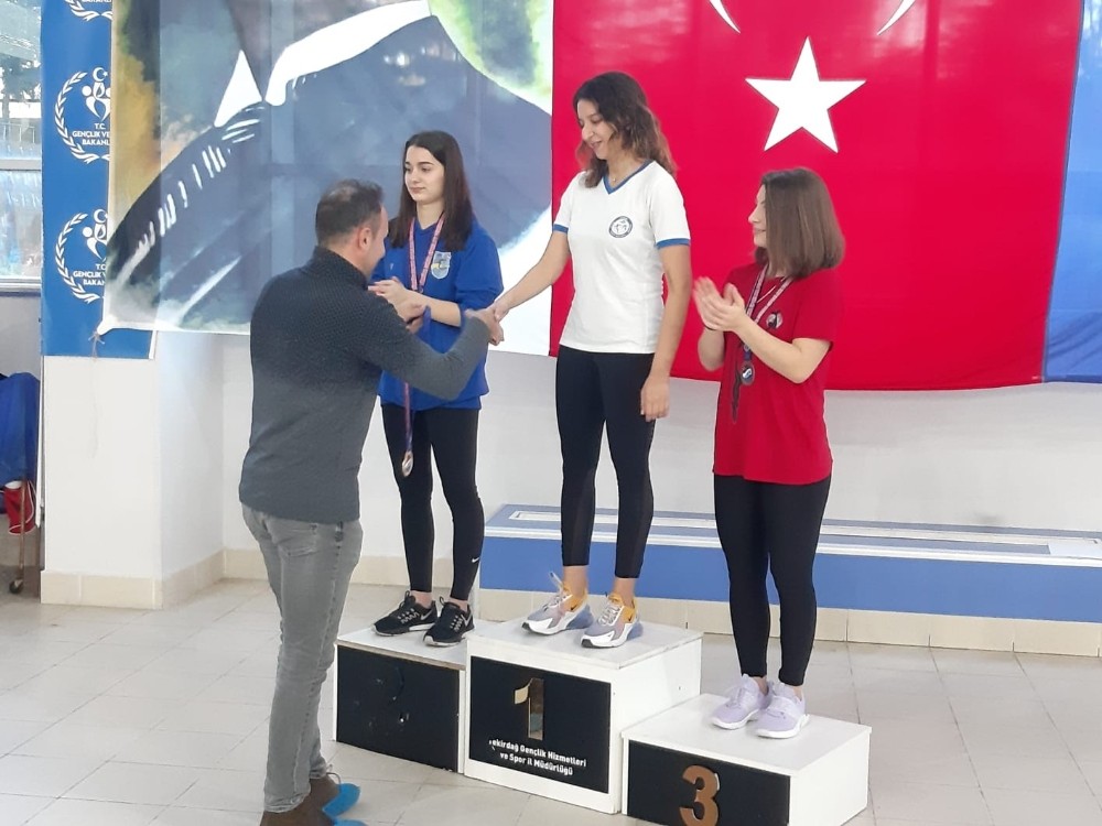 Serbest dalışta 11 Türkiye rekoru kıran sporculara ödülleri verildi 