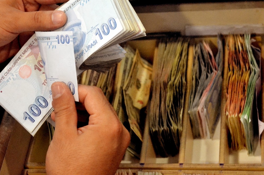 Serbest piyasada döviz fiyatları 