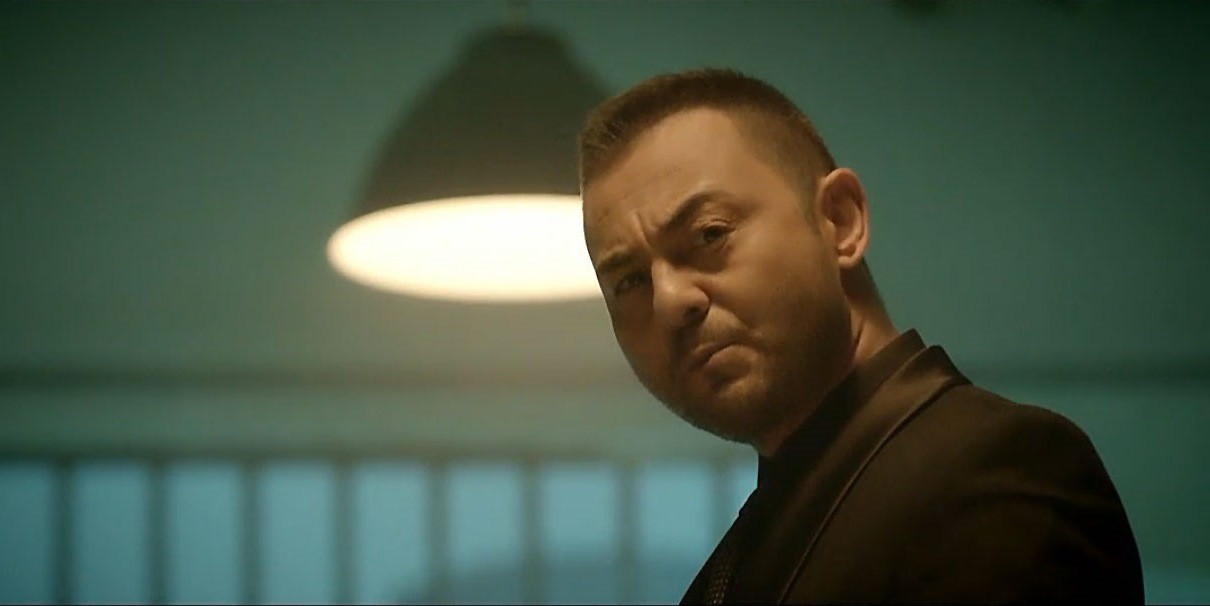 Serdar Ortaç: Namaza başlayacağım ama şimdi zamanı değil!