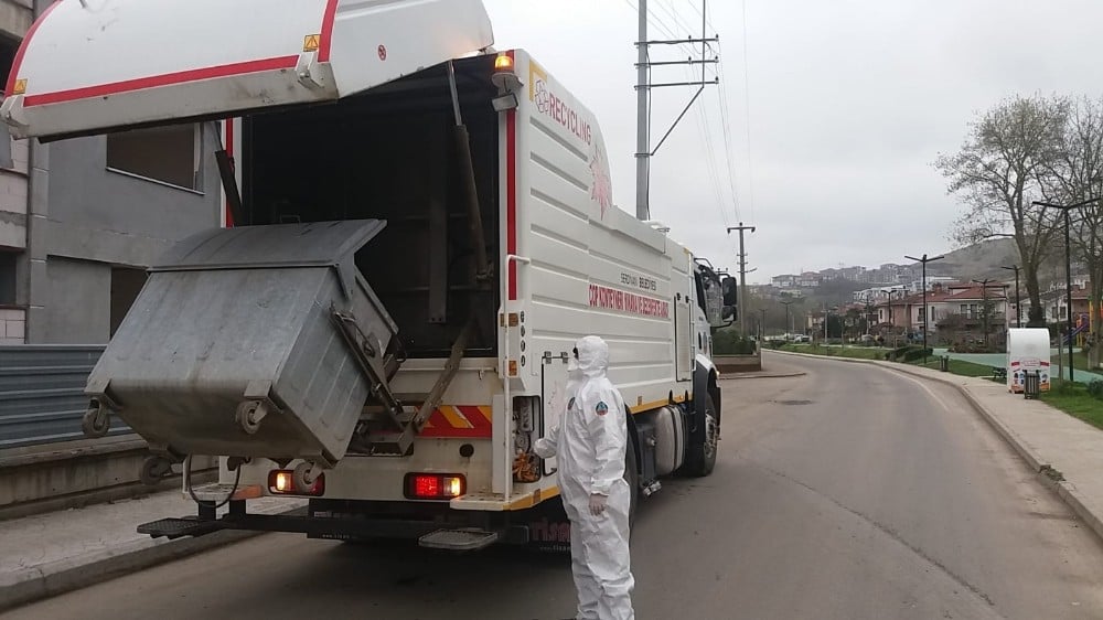 Serdivan Belediyesi ekipleri ilçede çalışmalarına devam ediyor 