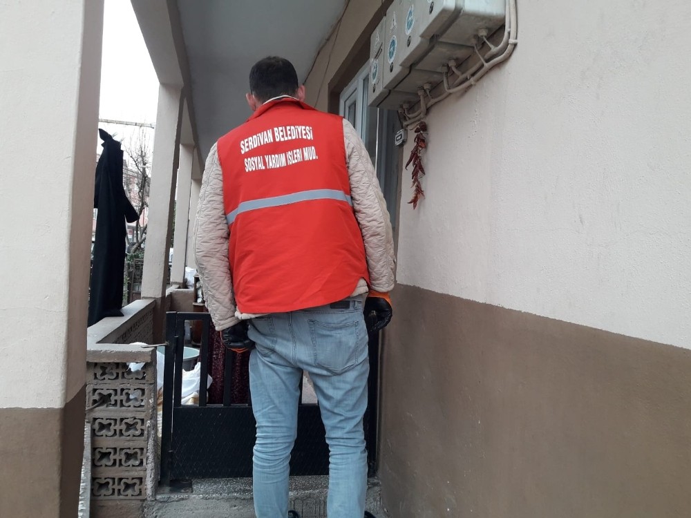 Serdivan Belediyesi ekipleri yaşlılar için seferber oldu 