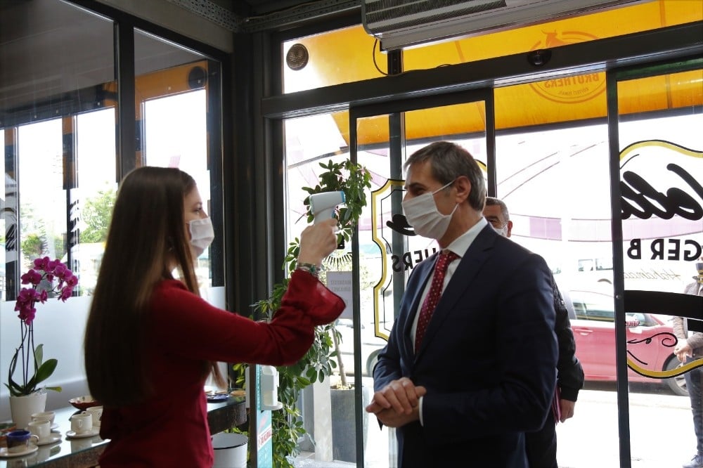 Serdivan Belediyesi normalleşme sürecinde esnafın yanında 