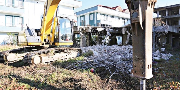 Serdivan’da metruk yapılara geçit yok