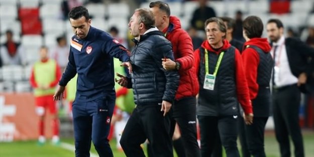 Sergen Yalçın'a kötü haber!