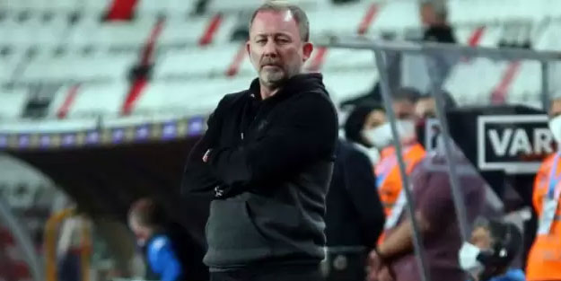 Sergen Yalçın'ı zor günler bekliyor