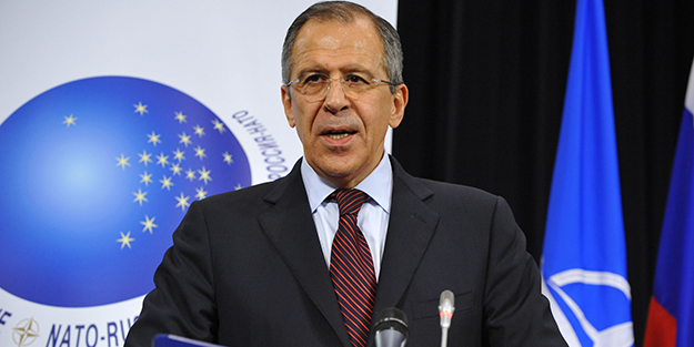 Lavrov: Ukrayna’yı seçim yapmaya zorlamak tehlikeli