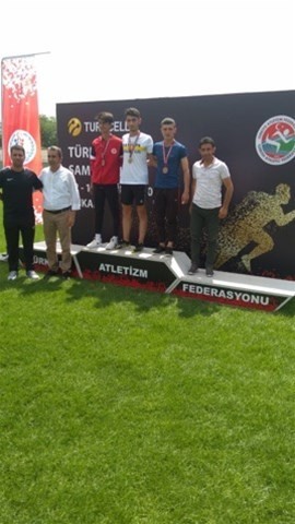 Serhat Göngör Türkiye’de yürüyüş şampiyonu oldu 
