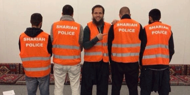 Şeriat Polisi yazan üniformalarla tebliğ edenlere dava açıldı