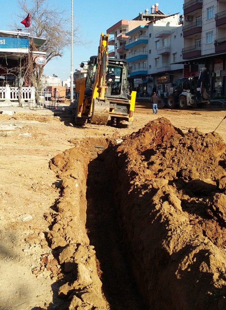 Serik’te içme suyu hattı yenilendi 