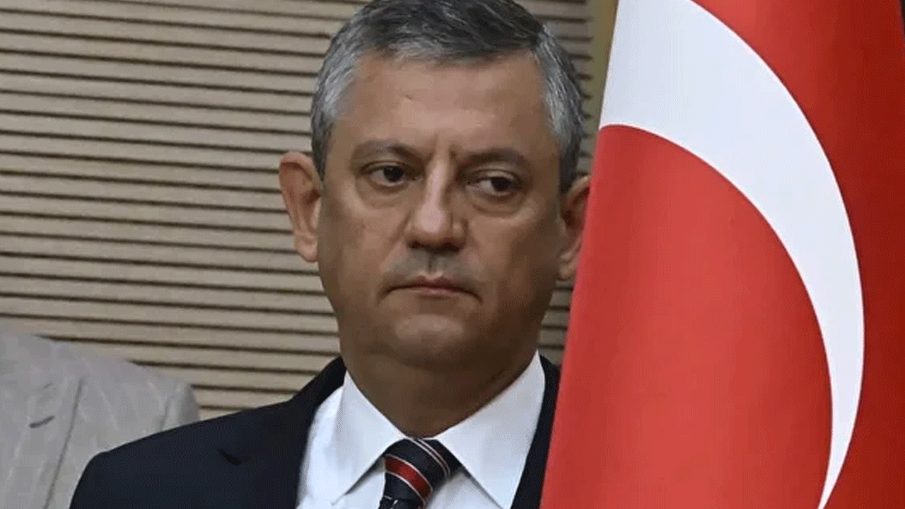 Sert kayaya çarptın oğlum Özgür! Aptallar bile bilir mahkeme kararları herkesi bağlar! Mavalı bırak suyu bulandırma