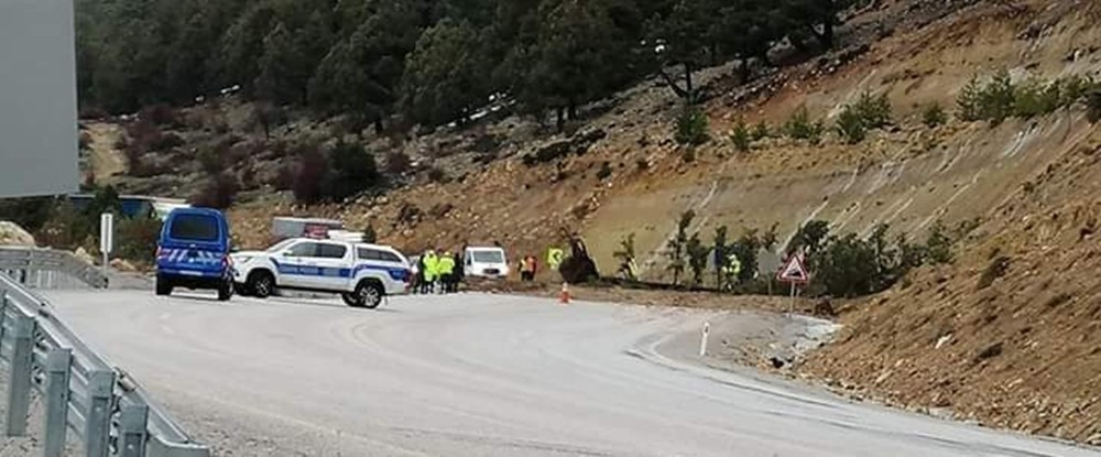 Sertavul Geçidi heyelan nedeniyle ulaşıma kapandı 