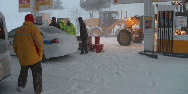 Sertavul Geçidi'nde işçiler mahsur kaldı