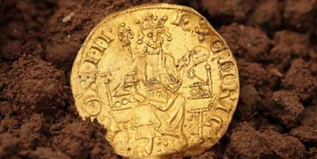 Servet kazanacak! Defineci 1257 yılında basılan ilk altın parayı buldu
