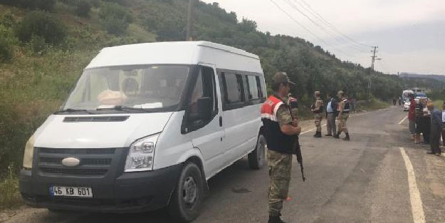 Servis minibüsü direğe çarptı! 1 öğrenci yaşamını yitirdi