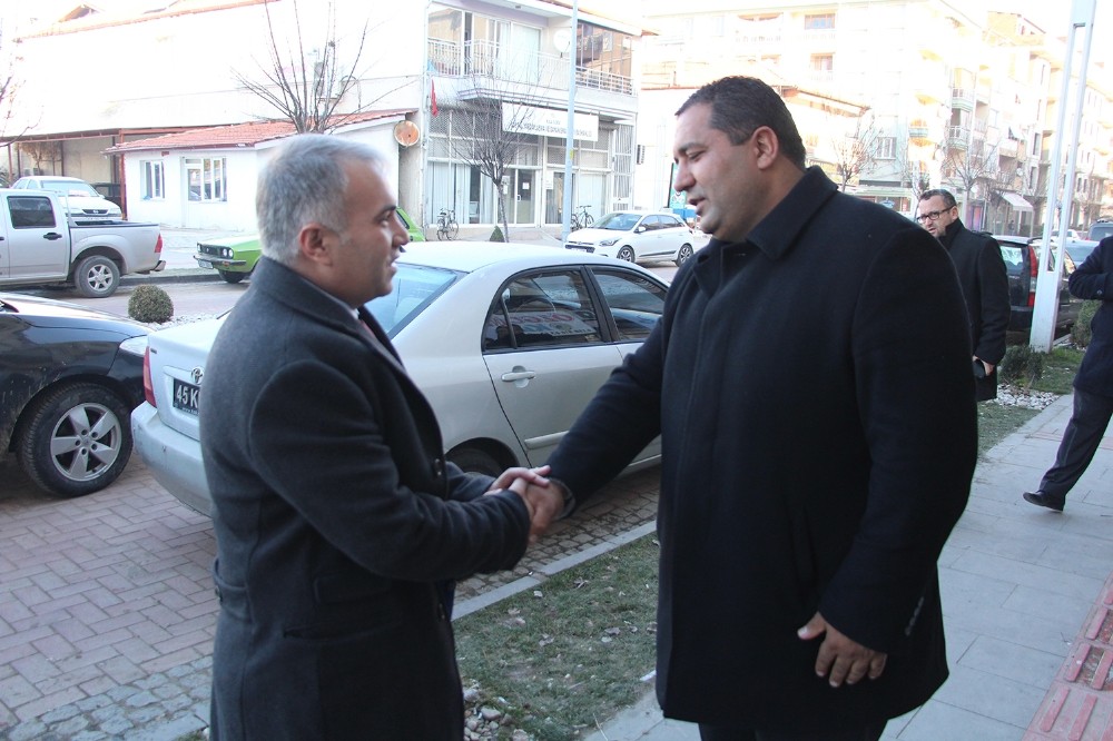 Servis şoförleri kazasız bir yıl için kurban kesti 