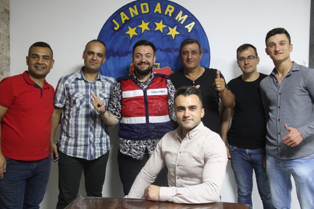 Ses sanatçısı Hüseyin Kağıt’tan Mehmetçiğe moral ziyareti 