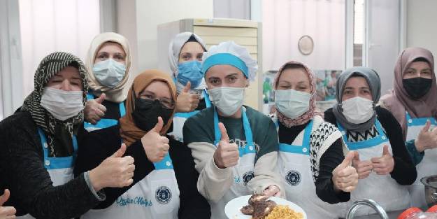 Sessiz mutfağın eşsiz aşçıları: Türk mutfağının püf noktalarını işaret dili ile öğrendiler