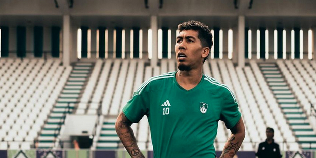 Sessiz sedasız bu anlaşmayı yaptılar: Fenerbahçe'yi değil rahipliği seçti! Yok artık daha neler...