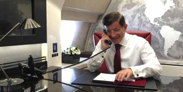 Sessizliğini bozan Ahmet Davutoğlu yeni partinin sinyalini verdi: Türkiye için çalışmak borcumuzdur