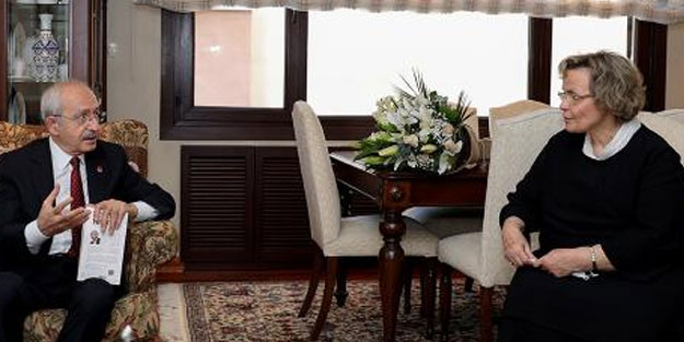 Seval Türkeş kimdir? Seval Türkeş kaç yaşında?