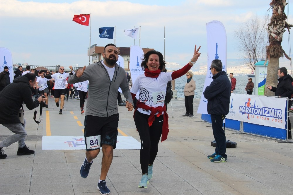 ‘Sevdiğine Koş’ yarışmasına İzmir’de büyük ilgi 
