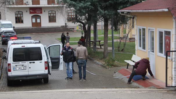 Sevgi evlerinde tüfekli anne dehşeti