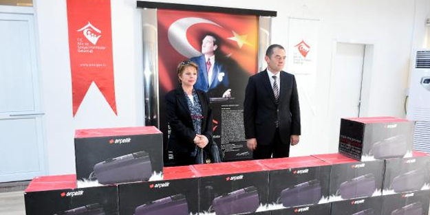 Sevgi evlerine 14 elektrik süpürgesi alması şartıyla uzlaştılar