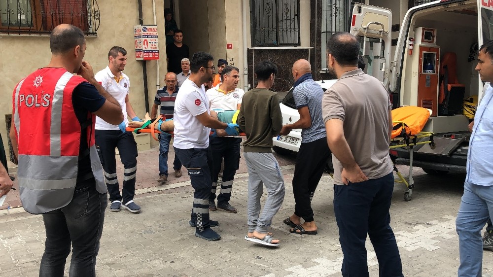 Sevgilisinden ayrılan genç kendisini 3’üncü kattan attı 